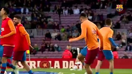 Los toques mágicos de Ferran Torres en el calentamiento / FCB