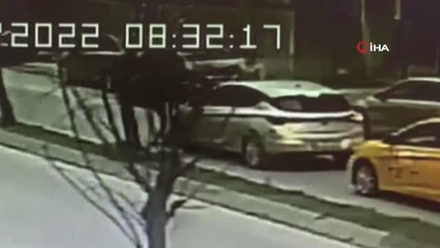 İstanbul'da trafikte korku dolu anlar: Çocuklu kadına aracın önünü kesip dehşeti yaşattı