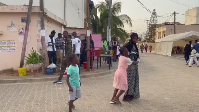 Senegalli genç, 11 yıldır her ramazanda ücretsiz iftar paketi dağıtıyor