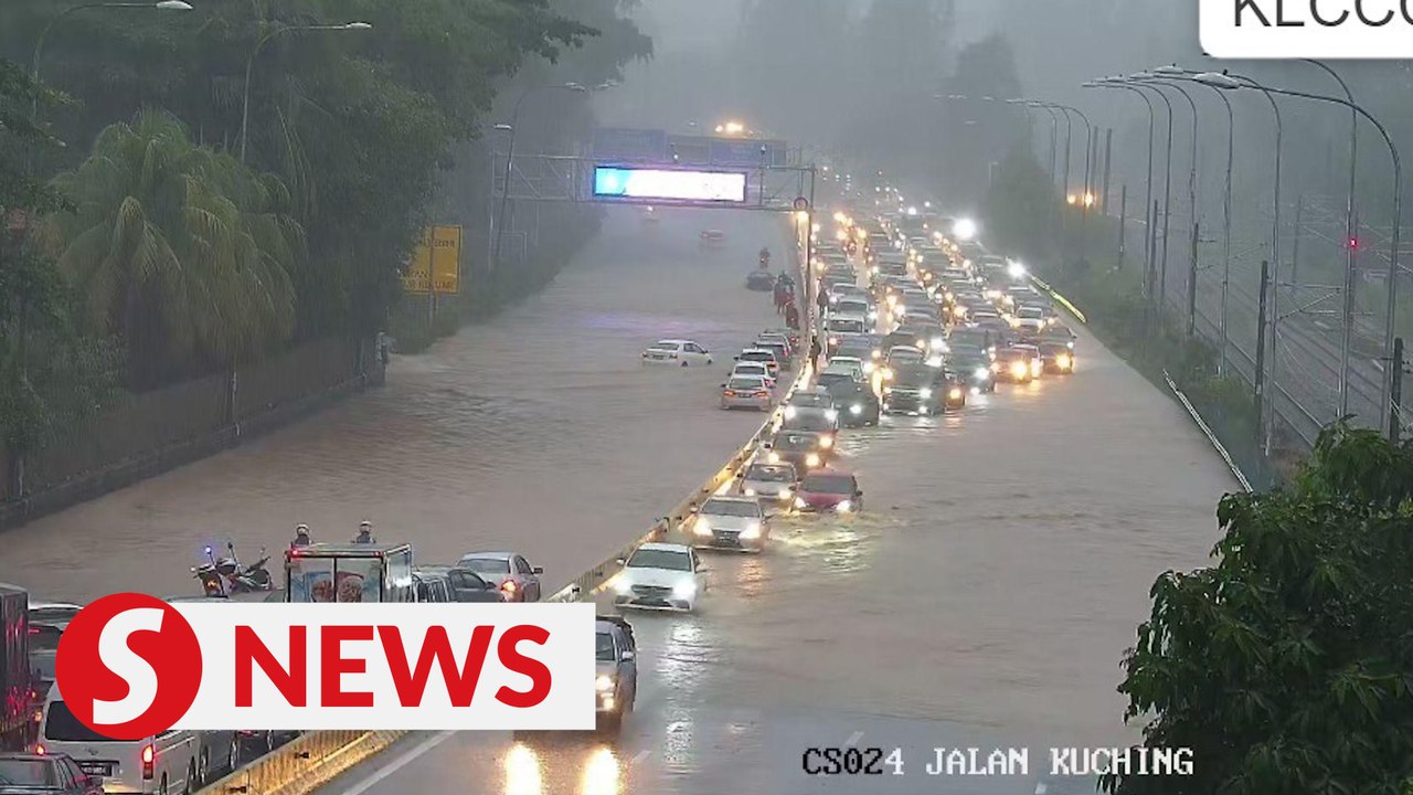 Floods: Several major roads in KL submerged