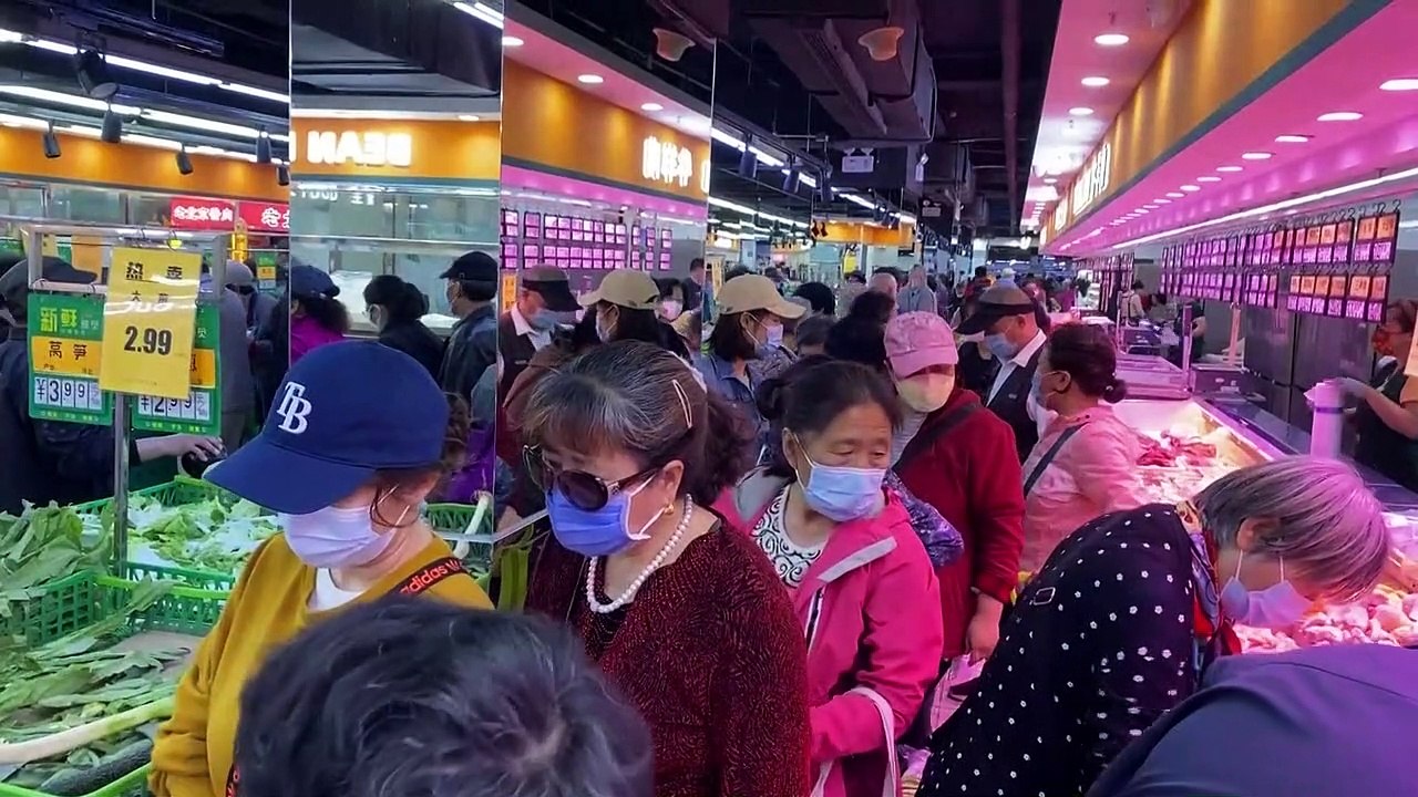 Tests PCR, rayons pris d'assaut: Pékin sous la menace du confinement