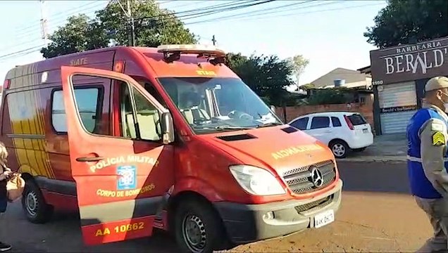 Motocicletas colidem e duas pessoas ficam feridas em frente à Unioeste