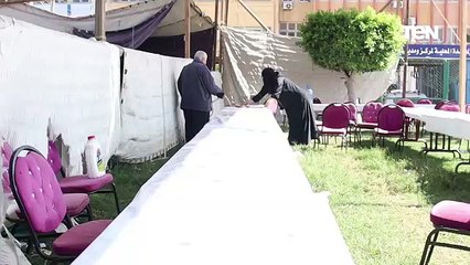 عملوا جمعية عشان يلموا فلوسها.. مائدة رمضان منذ 12 سنة لشباب مسلمين ومسيحيين