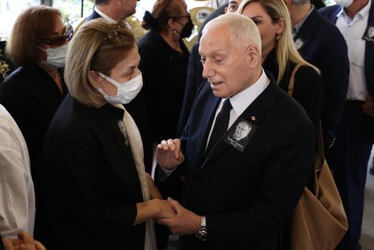 Gazeteci-yazar Tufan Türenç, İstanbul'da son yolculuğuna uğurlandı