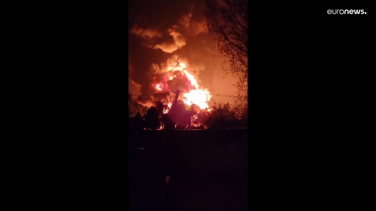 Brjansk: Großbrand in russischem Öldepot