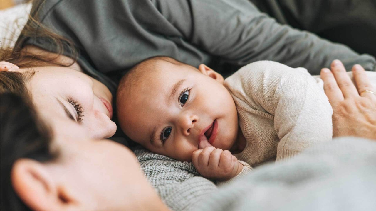 Warum hat mein Baby so oft Schluckauf und ist das schlimm?