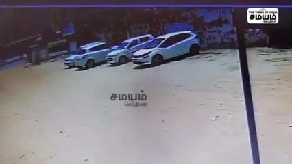 下载视频: பதற வைக்கும் சிசிடிவி காட்சிகள்; கார் கண்ணாடியை உடைத்து பணத்தை திருடும் நபர்கள்!