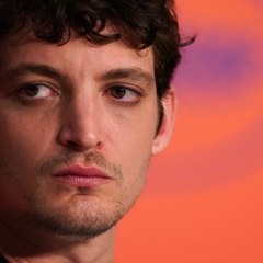 VOICI : SOCIAL « Transcender cette souffrance " : Niels Schneider fait des confidences poignantes sur la mort de son frère