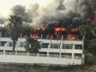 Son dakika: Otelde çıkan yangın kontrol altına alındı