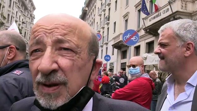 25 Aprile, l'Anpi condanna la contestazione al Pd nel corteo di Milano: Non serve a nessuno