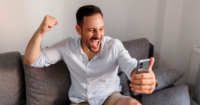 Découvrez comment un joueur de poker est devenu millionnaire en moins de 5 minutes