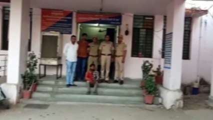 VIDEO गांव पहुंचते ही धरा गया स्मैक कारोबारी