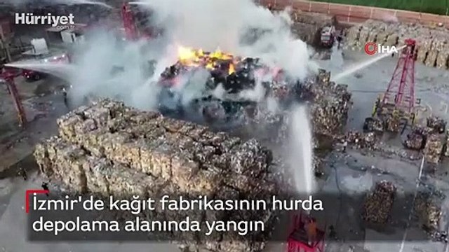 İzmir'de kağıt fabrikasının hurda depolama alanında yangın