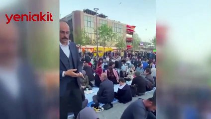 İbrahim Kalın vatandaşlara iftarda hizmet etti!