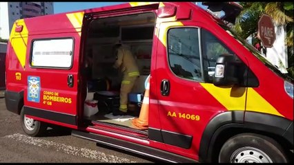 Motociclista fica ferido após bater contra carro de Prefeitura no Centro