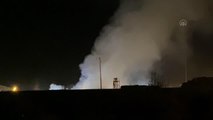 İzmir'de bir kağıt fabrikasında çıkan yangın söndürüldü