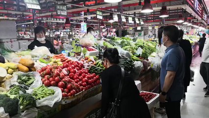 中 베이징, 봉쇄 확대 불안감 시민들 식료품 '사재기' / YTN