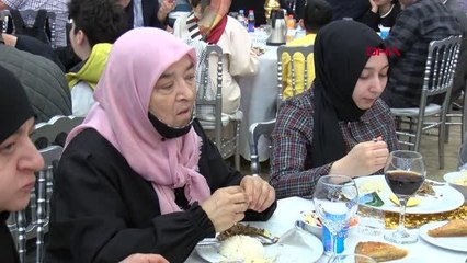 Binali Yıldırım Bahçelievler'de düzenlenen iftar programına katıldı