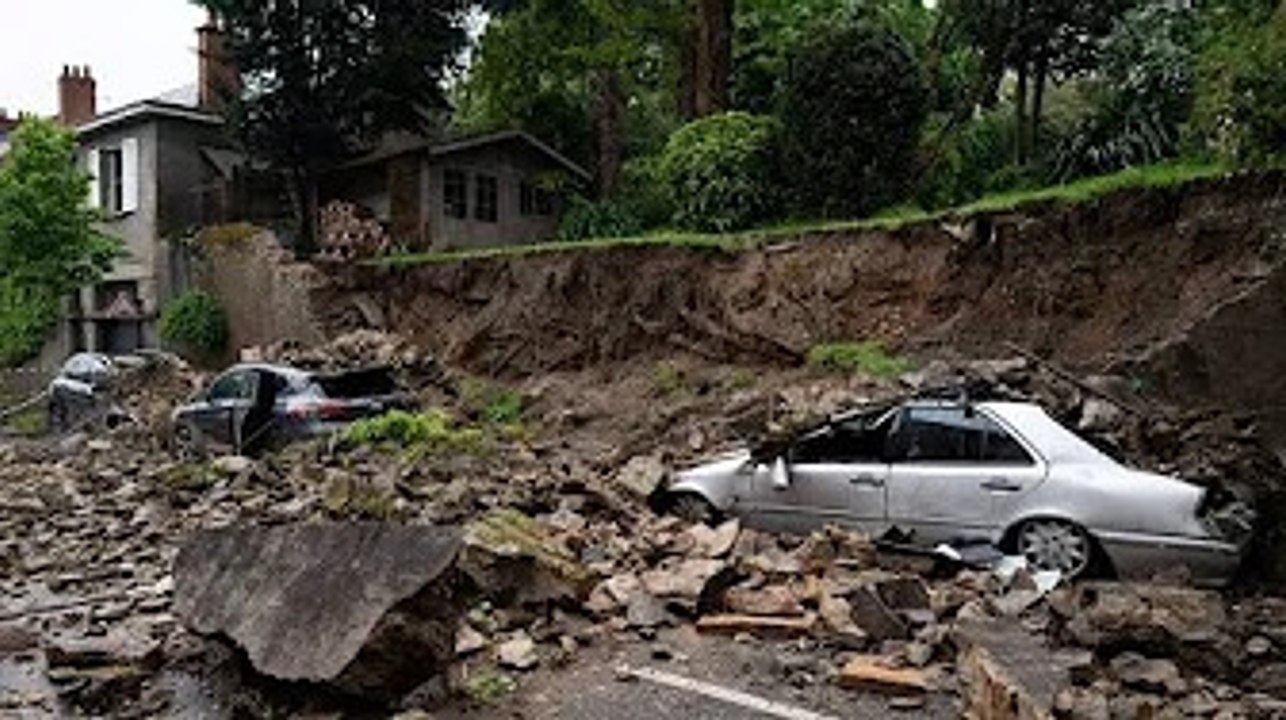 Nantes : Orage spectaculaire dimanche, la foudre s'abat sur deux maisons et détruit un mur