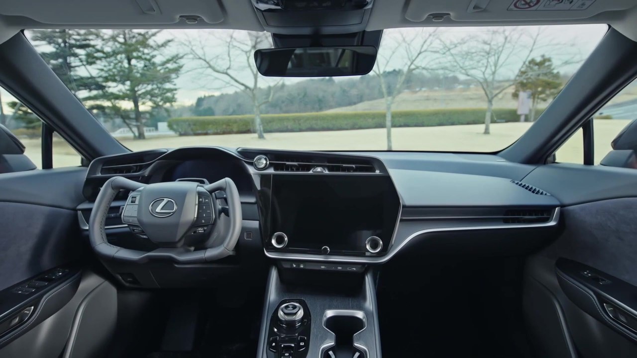 Der neue Lexus RZ 450e - Innenraumgestaltung und Tazuna-Cockpit