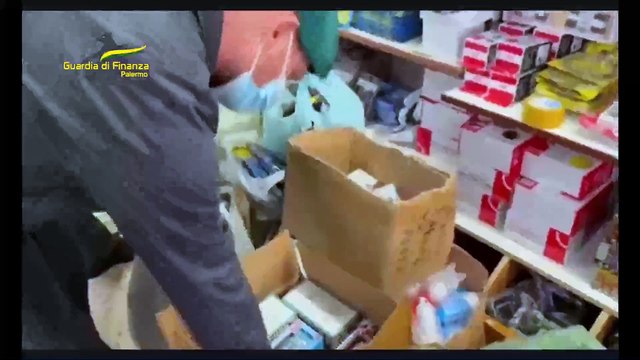 Palermo, sequestrati a commerciante cinese 24 mila tra prodotti contraffatti e non sicuri