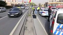 Sahil yolunda bariyerlere çarpan motosikletli hayatını kaybetti