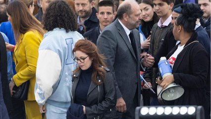 GALA VIDÉO - Éric Dupond-Moretti et Isabelle Boulay en couple : rare apparition pour la victoire d’Emmanuel Macron