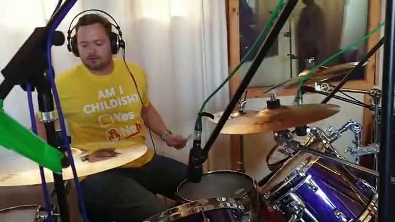 Paranoid Alice - Mat recording drum track