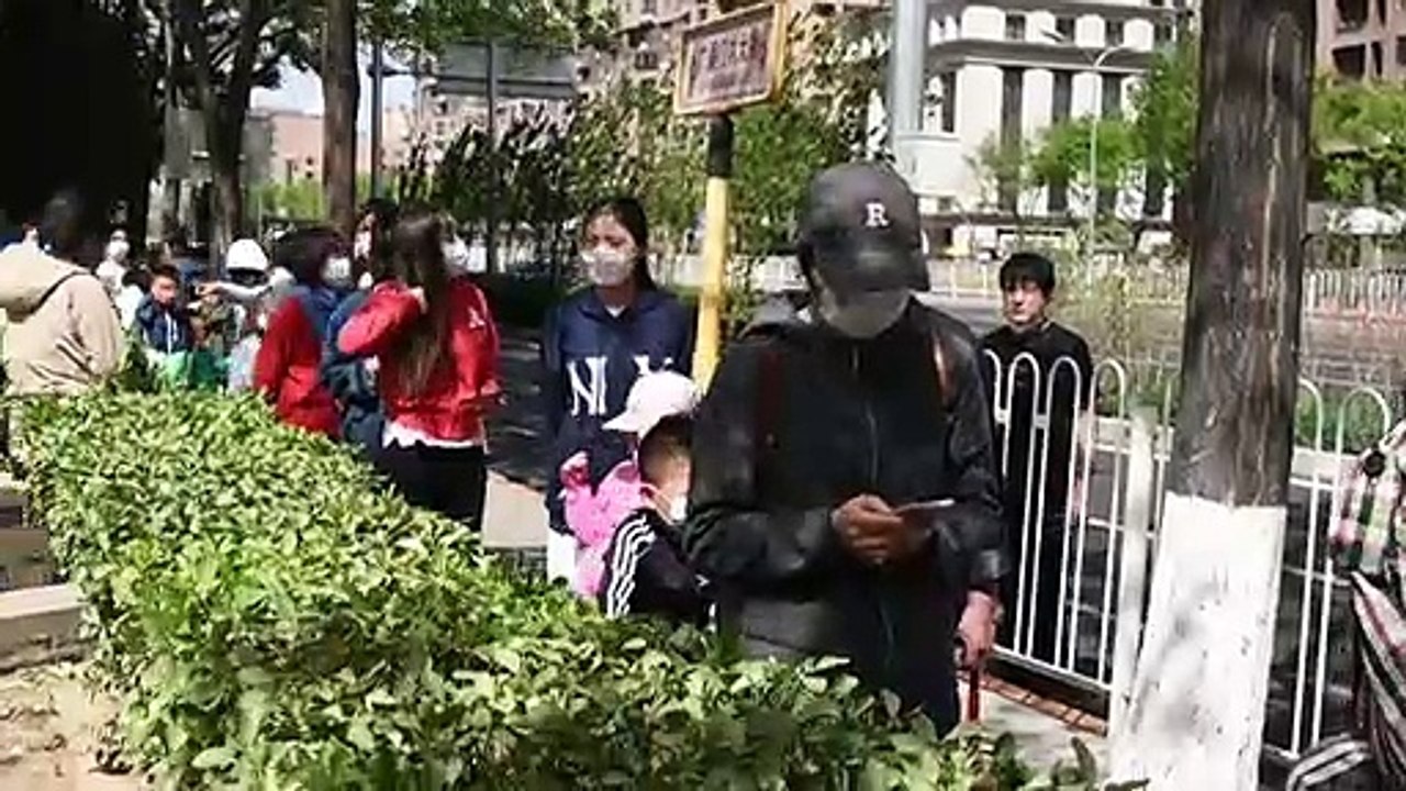 Pekín expande test masivos de covid a otros barrios entre temores de confinamiento