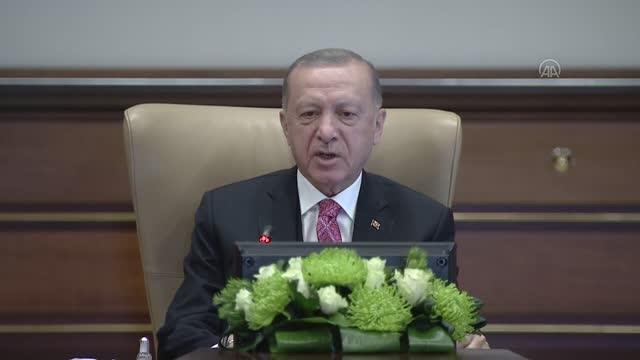 Cumhurbaşkanı Erdoğan: Koronavirüs tedbirleri kapsamında uygulanan kapalı mekanlardaki maske kullanma zorunluluğu tümüyle kaldırılmıştır