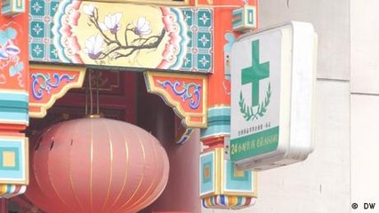 Shanghai officials push TCM drug amid COVID surge