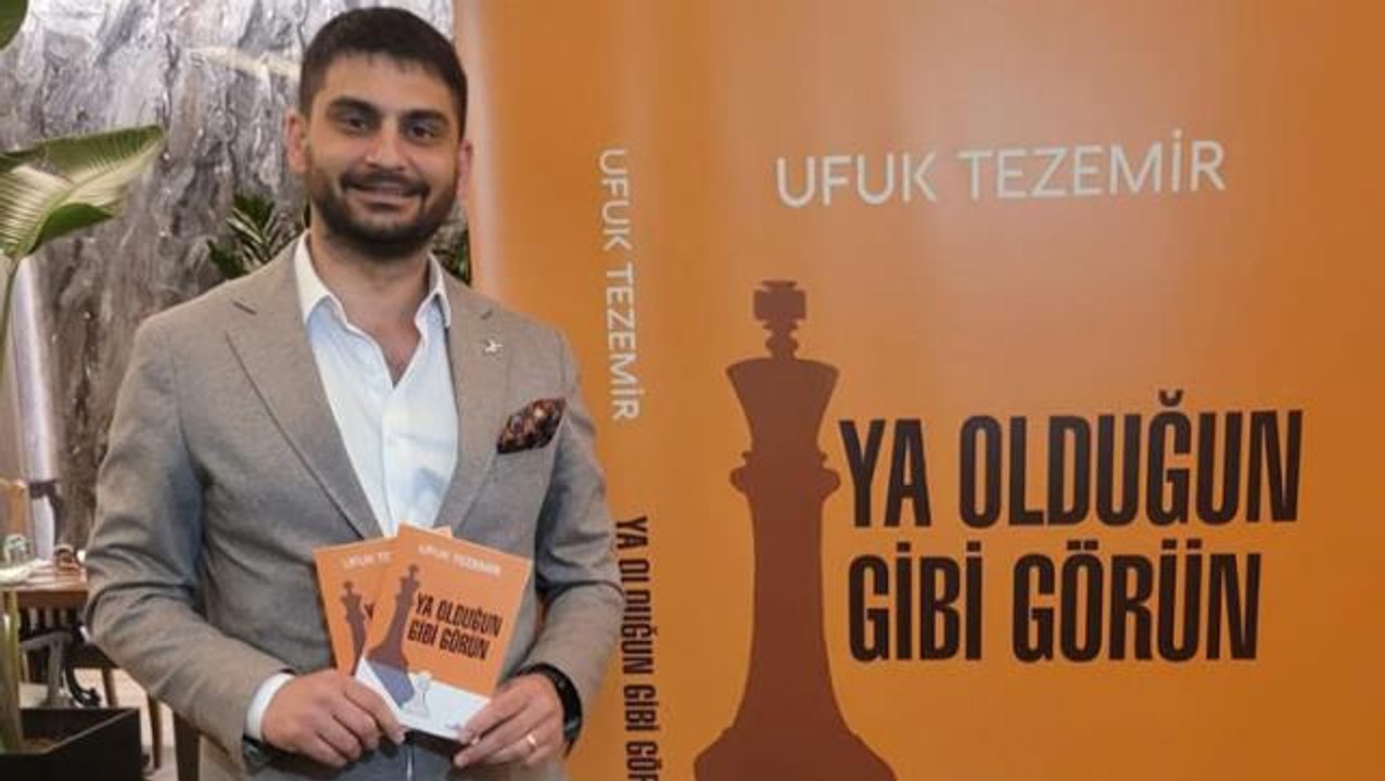 Kurtuluş Vakfı Başkanı Ufuk Tezemir'in yeni kitabı Ya Olduğun Gibi Görün okuyucularla buluştu