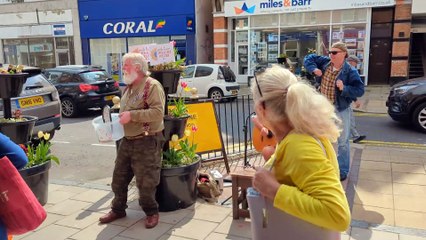 Buskers raising money for Ukraine in Folkestone