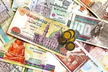 بعد 100 يوم من تعويم الجنيه .. هل حقق الاقتصاد المصري أهدافه؟!