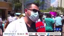 ¡Frente a Presidencial! Personal sanitario de todo el país protesta exigiendo plazas laborales
