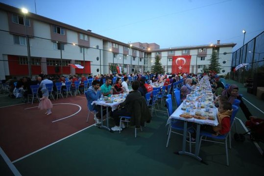 Son dakika gündem: Kırklareli Valisi Bilgin, savaş mağduru Ukraynalı vatandaşlarla iftarda buluştu