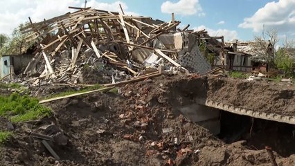 القوات الروسية تقصف بلدة شوغويف الأوكرانية