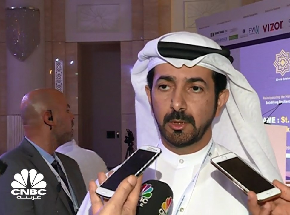 محافظ مصرف الإمارات المركزي يحذر من مخاطر العملة الإفتراضية