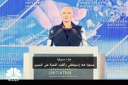صوفيا الروبوت تصبح مواطنة سعودية .. شاهد مقابلتها الخاصة على هامش مبادرة مستقبل الاستثمار