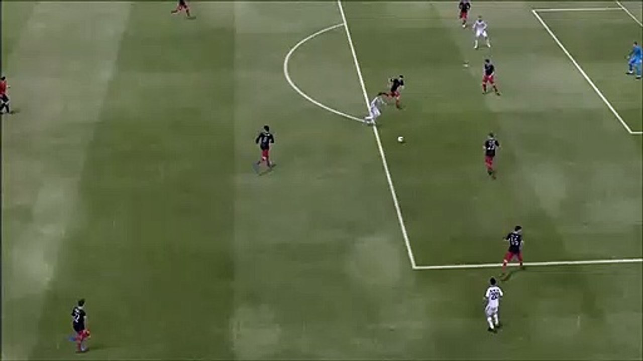 FIFA 13 ground pass #2