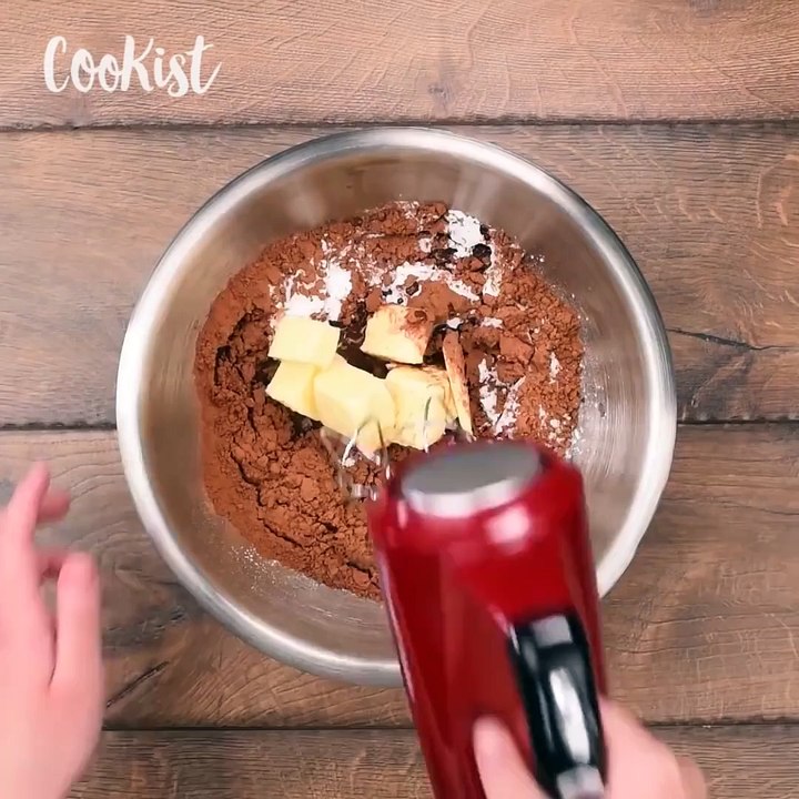 5 minute chocolate cake how to make a easy cake without oven or a pan!