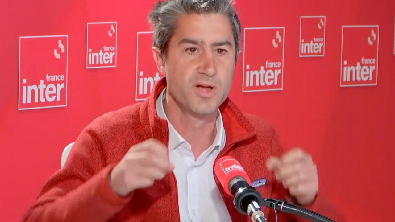 GALA VIDEO - Emmanuel Macron “bâtard” de François Hollande : François Ruffin persiste et signe !