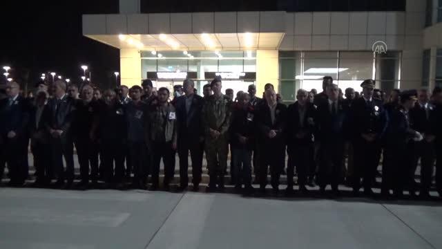 Son dakika haberleri! KAHRAMANMARAŞ - Şehit sözleşmeli er Fırat Canlı'nın cenazesi Kahramanmaraş'a getirildi