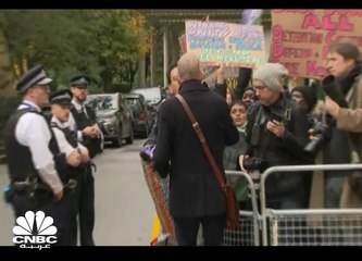 سباق متسارع في الشارع البريطاني لكسب ود الناخبين قبل الانتخابات في ديسمبر