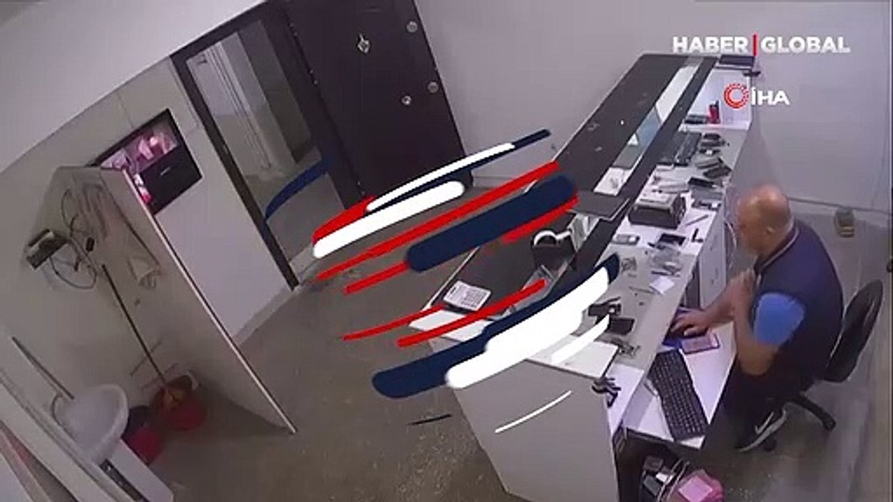Cep telefonu bataryası böyle patladı