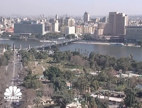 المركزي المصري يخفض معدلات الفائدة 3% وتوقعات بتراجع عجز الموازنة
