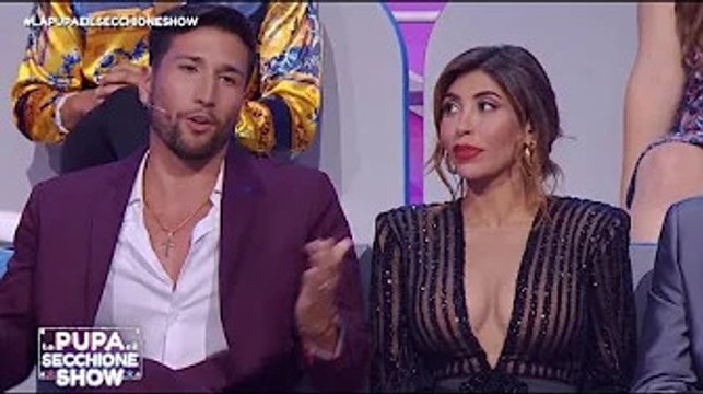 La pupa e il secchione, due concorrenti vengono allo scoperto e si baciano è nato l'amore Barbara 07