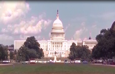 الرئيس الأميركي المنتخب: التعهد بدعم الأفراد والمؤسسات الأميركية بشيكات قيمتها 2000$