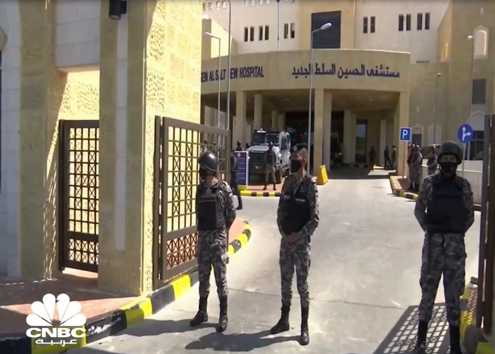 انقطاع الأوكسجين بمستشفى السلط الأردني يطيح بوزير الصحة من منصبه