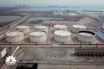 النفط يتألق على وقع شح الإمدادات